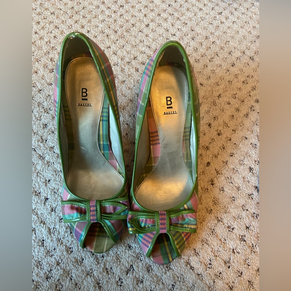 Patterned heels